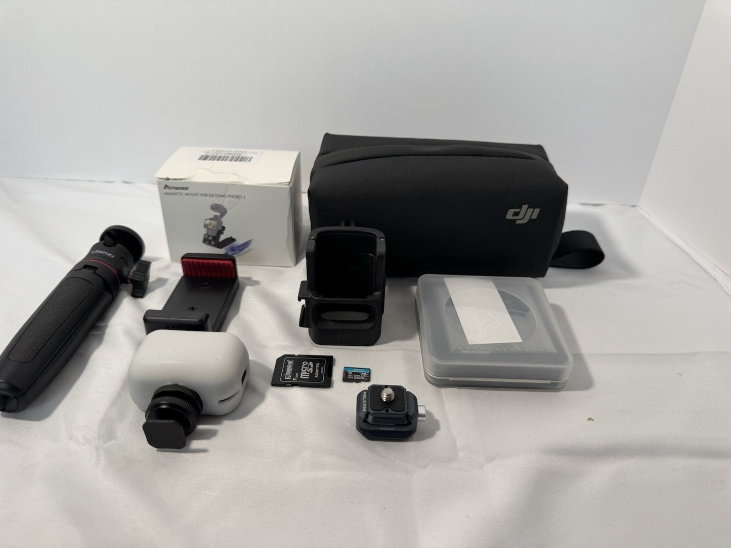 DJI Osmo Pocket 3 Creator Combo–Hardly Used, Original Box + Accessories