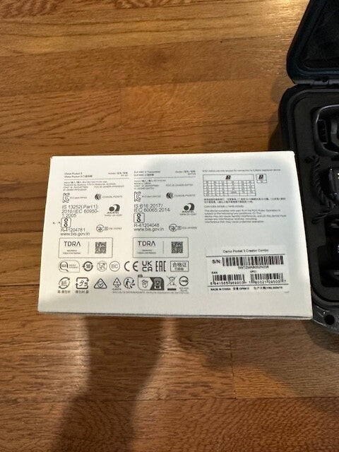 DJI Osmo Pocket 3 Creator Combo Stabilizer and 4K Handheld Camera w/ case