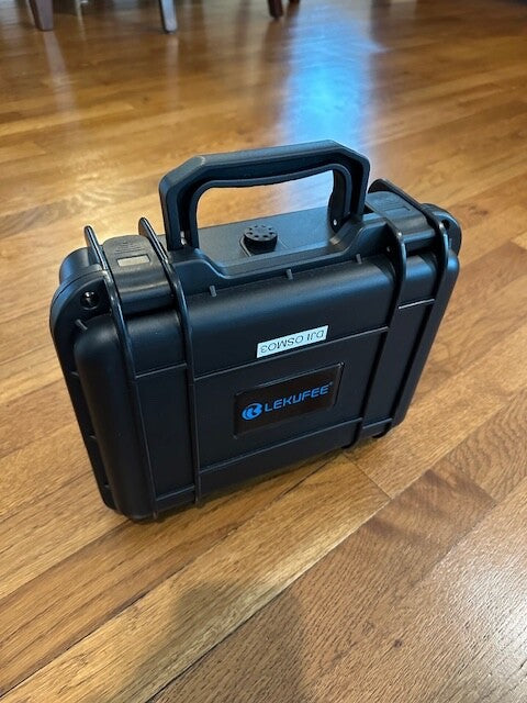 DJI Osmo Pocket 3 Creator Combo Stabilizer and 4K Handheld Camera w/ case