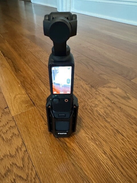 DJI Osmo Pocket 3 Creator Combo Stabilizer and 4K Handheld Camera w/ case