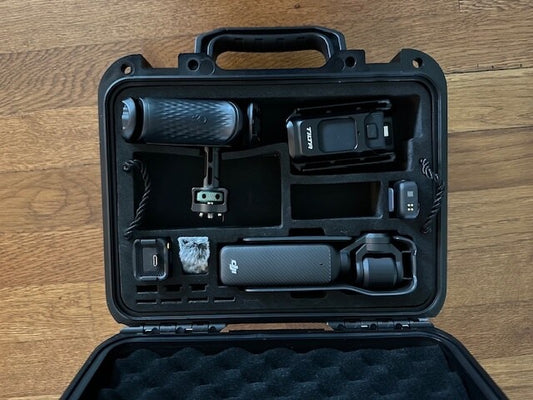 DJI Osmo Pocket 3 Creator Combo Stabilizer and 4K Handheld Camera w/ case